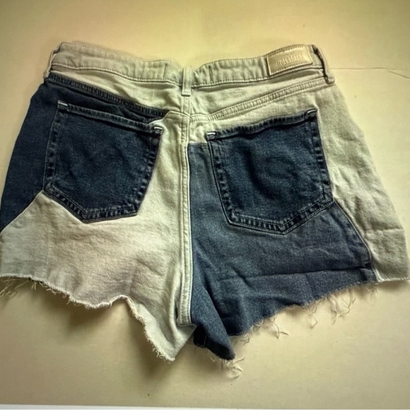 Hollister two tone Blue Jean Shorts with Distressed Hem - Picture 2 of 6